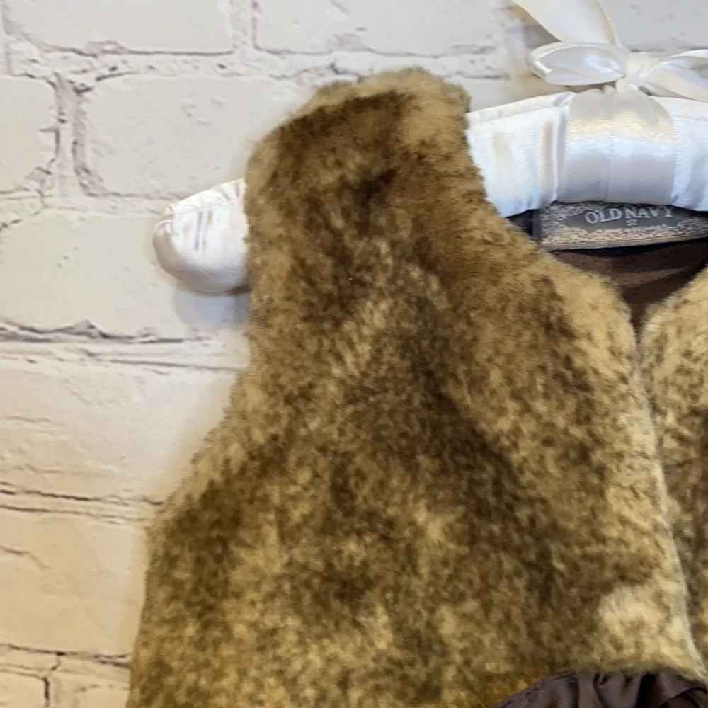 Old Navy Fur Vest Size 5T